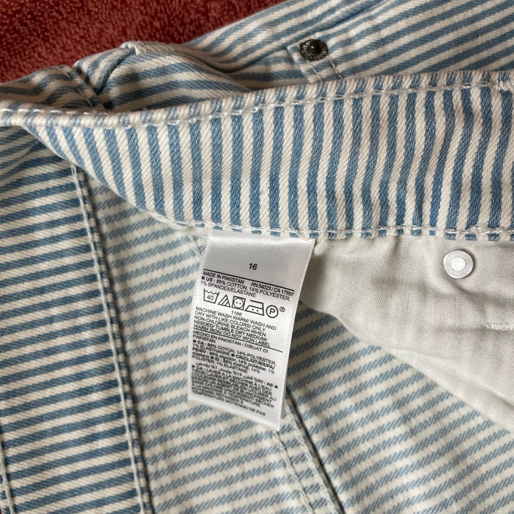Old Navy Blue and White Striped Pants - Picture 4 of 5
